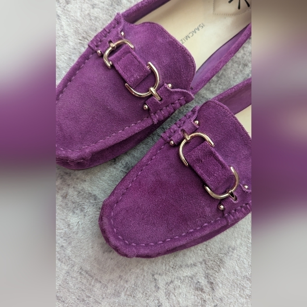Isaac Mizrahi Woman's Suede Loafers. Size 8M